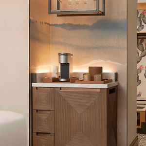 Queen Room Two Queen Beds Pool View Mobility Accessible Tub